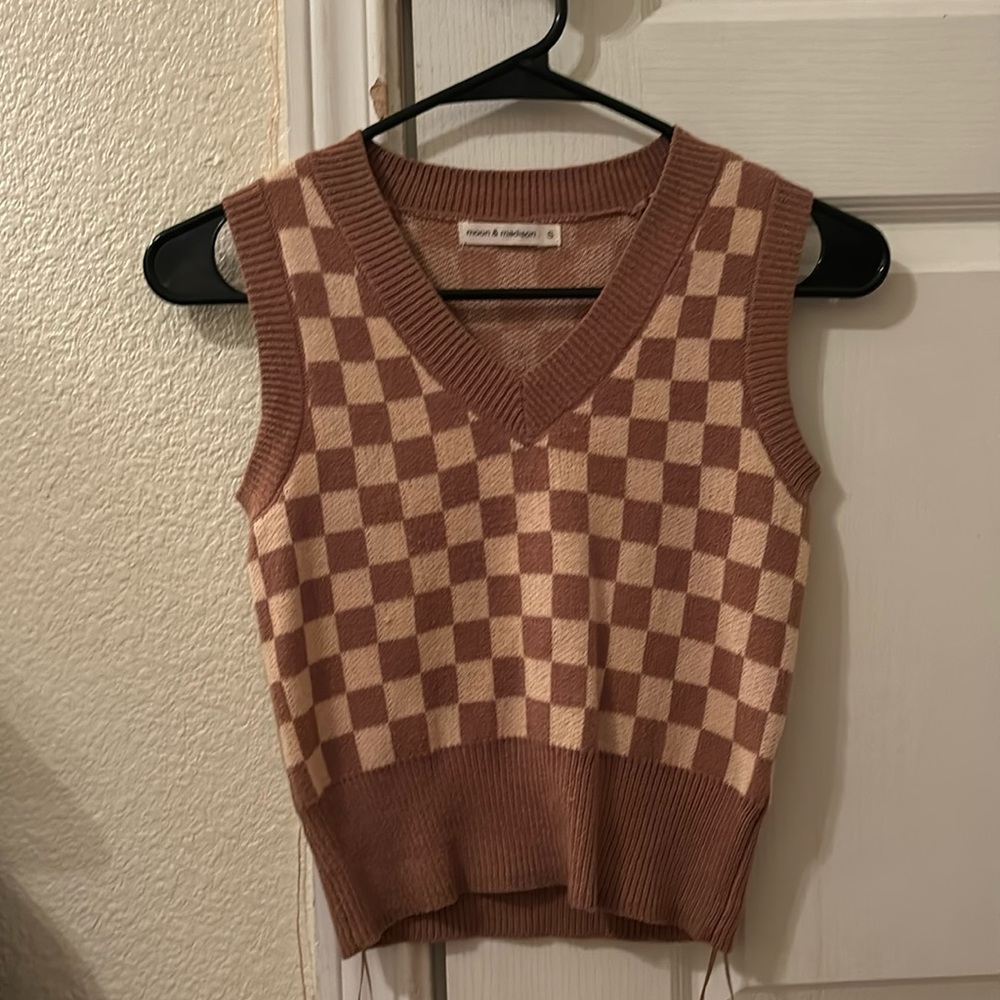 Size Small Brown and Tan Checkered Sweater Vest